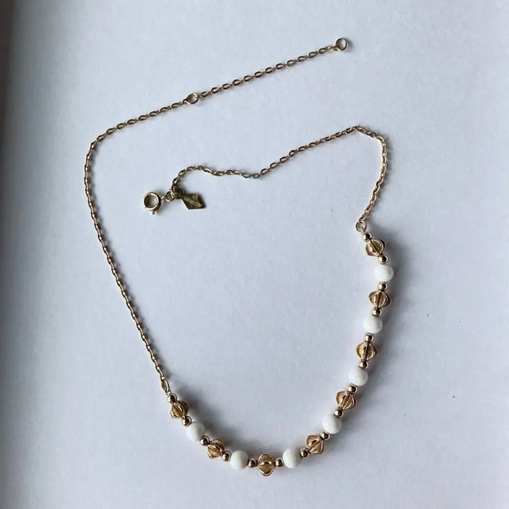 Sarah Coventry white and gold tone beaded necklace